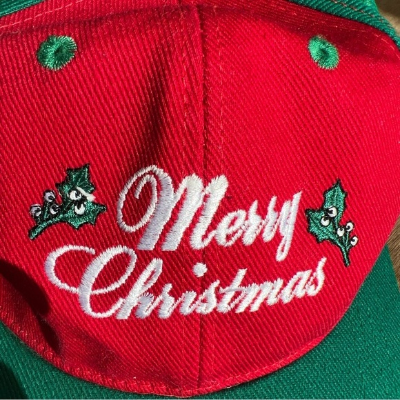 Vintage Merry Christmas Hat Snapback Cap Mens Red Green 90s Holidays - Picture 5 of 7